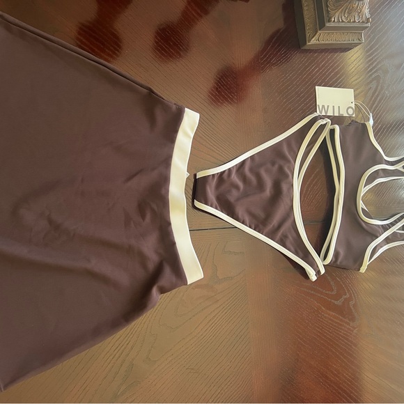 NWT XS 3 Piece Bikini w/skirt. Elegant Chocolate Color with white accents - Picture 5 of 8